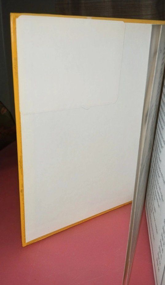 Main image 3