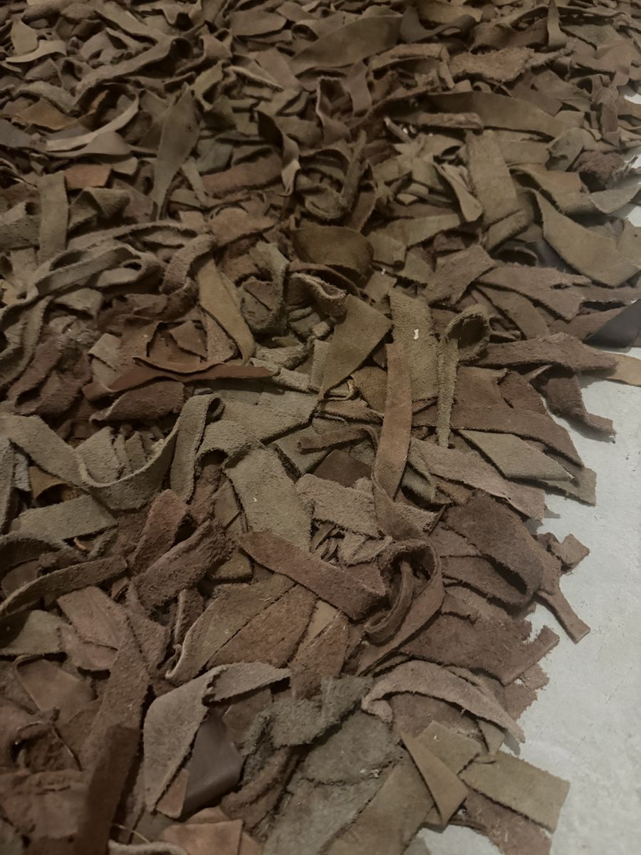 4’x6’ leather rug