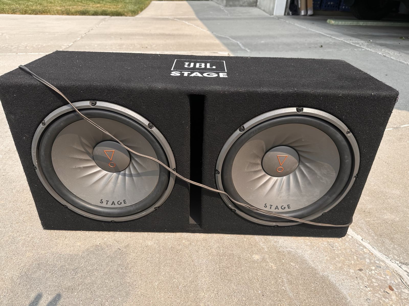 JBL Stage Dual 10" Subwoofer Box with SKAR Audio RP-800.1D 800W RMS Car Amplifier