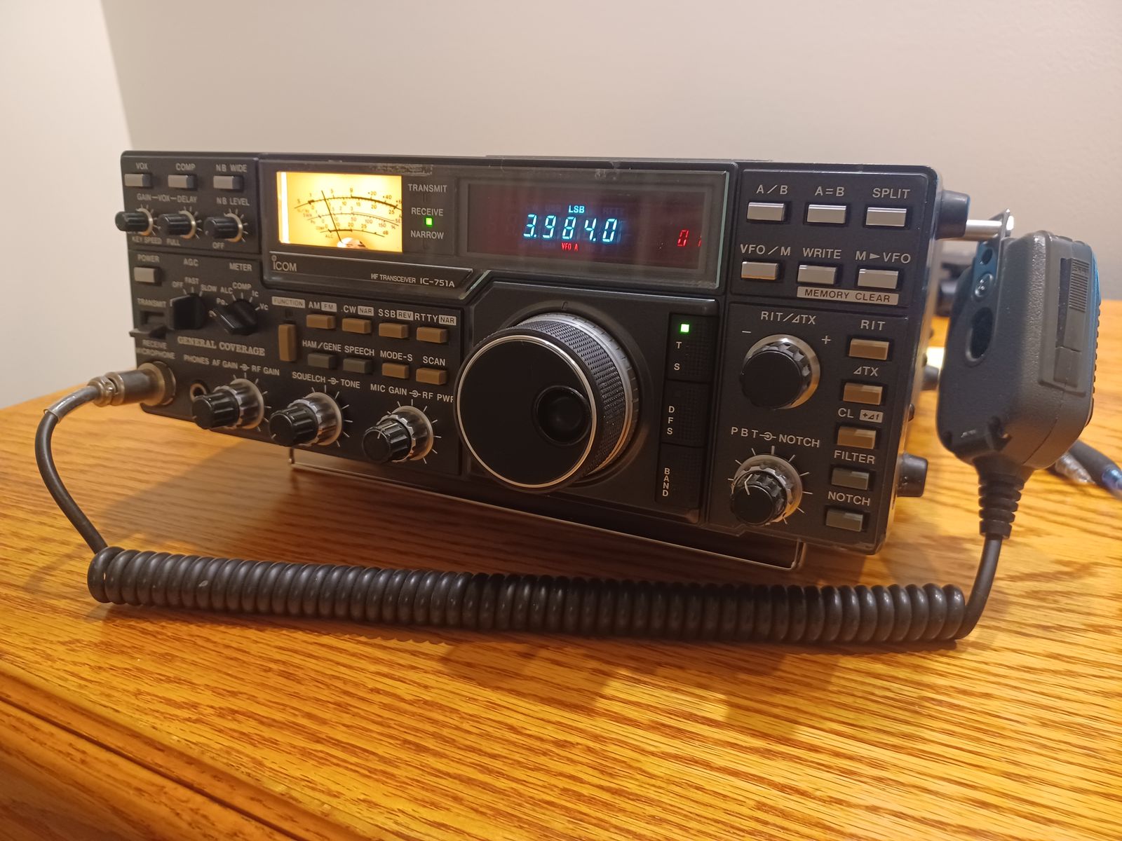Icom 751a Transceiver 80 -10 meters,