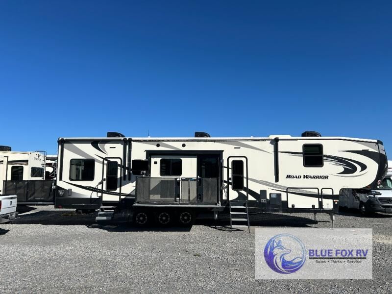 Used 2018 Heartland Road Warrior 428