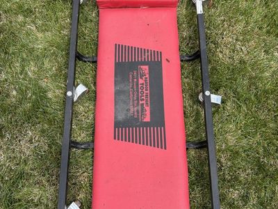Harbor freight padded mechanics creeper with headrest