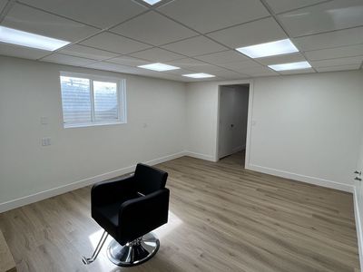 Private Salon Rooms for Rent – VARA Sandy | Furnis