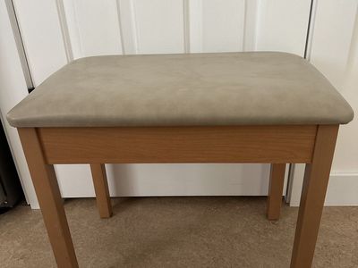 Soft piano / Keyboard bench