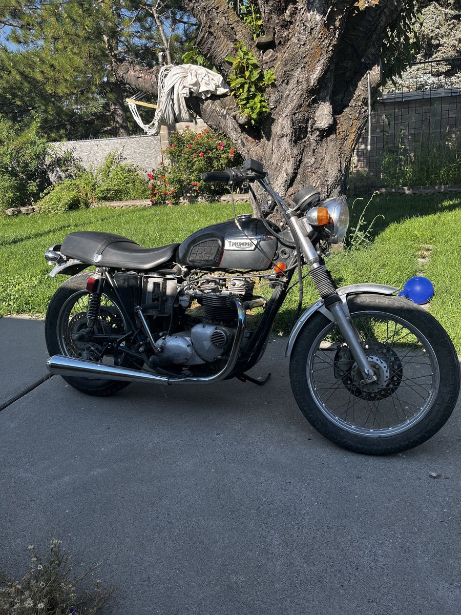 1977 Triumph T140