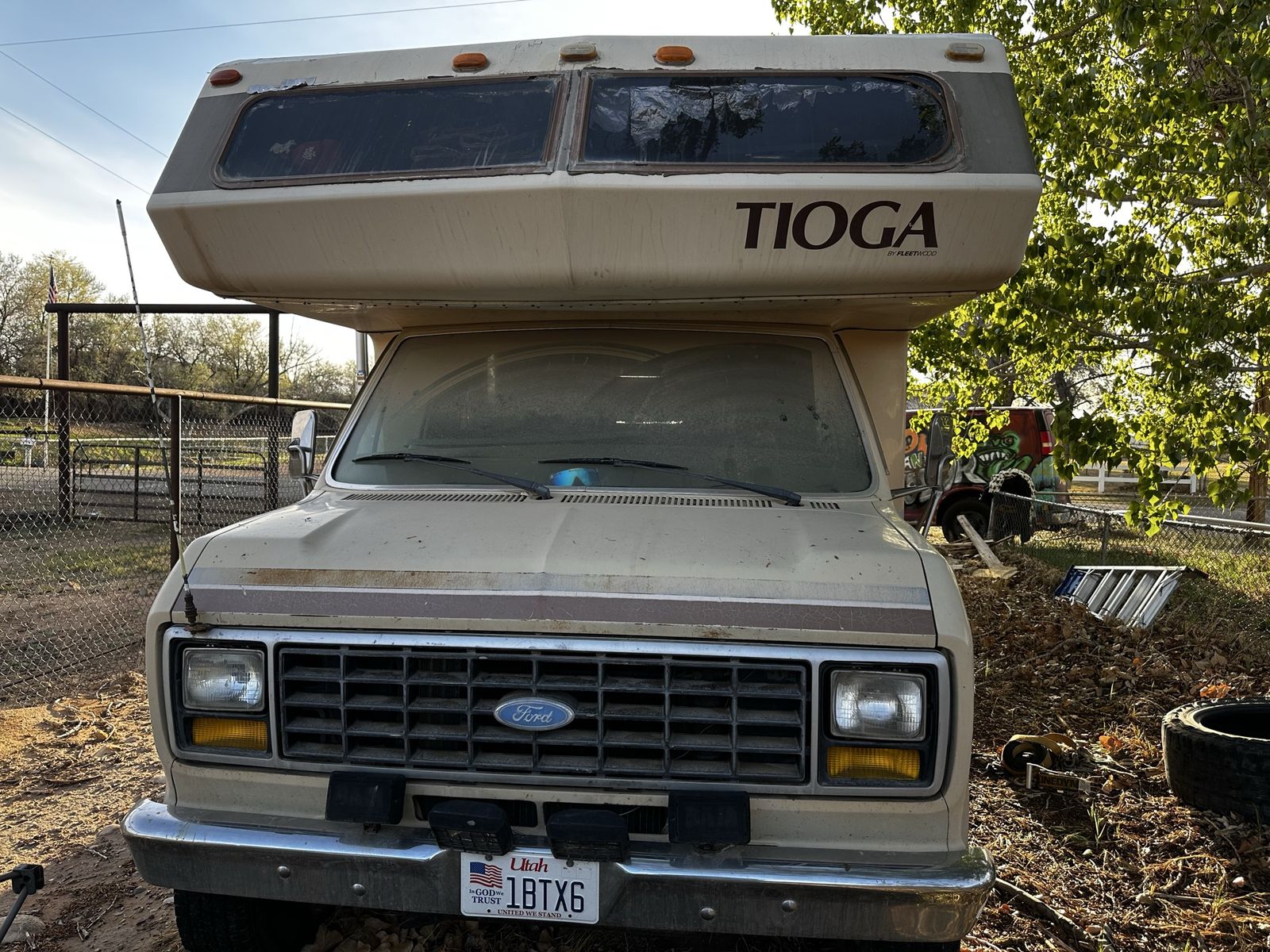 1983 Fleetwood Tioga – Ford E-350 Econoline RV