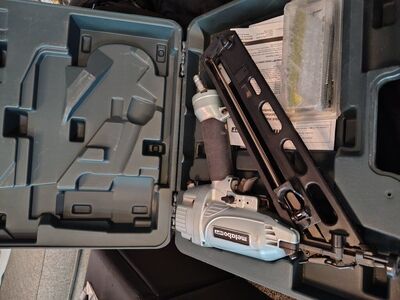 like new Metabo nt65ma4s angled finish nailer 15ga