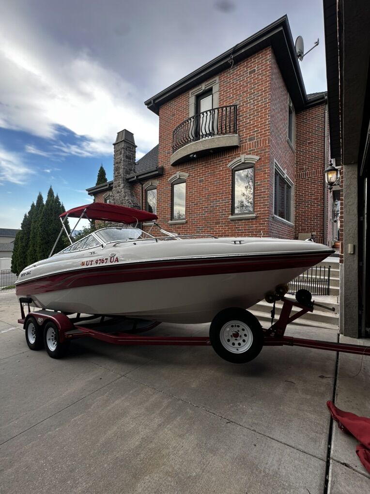 Four Winns Horizon22