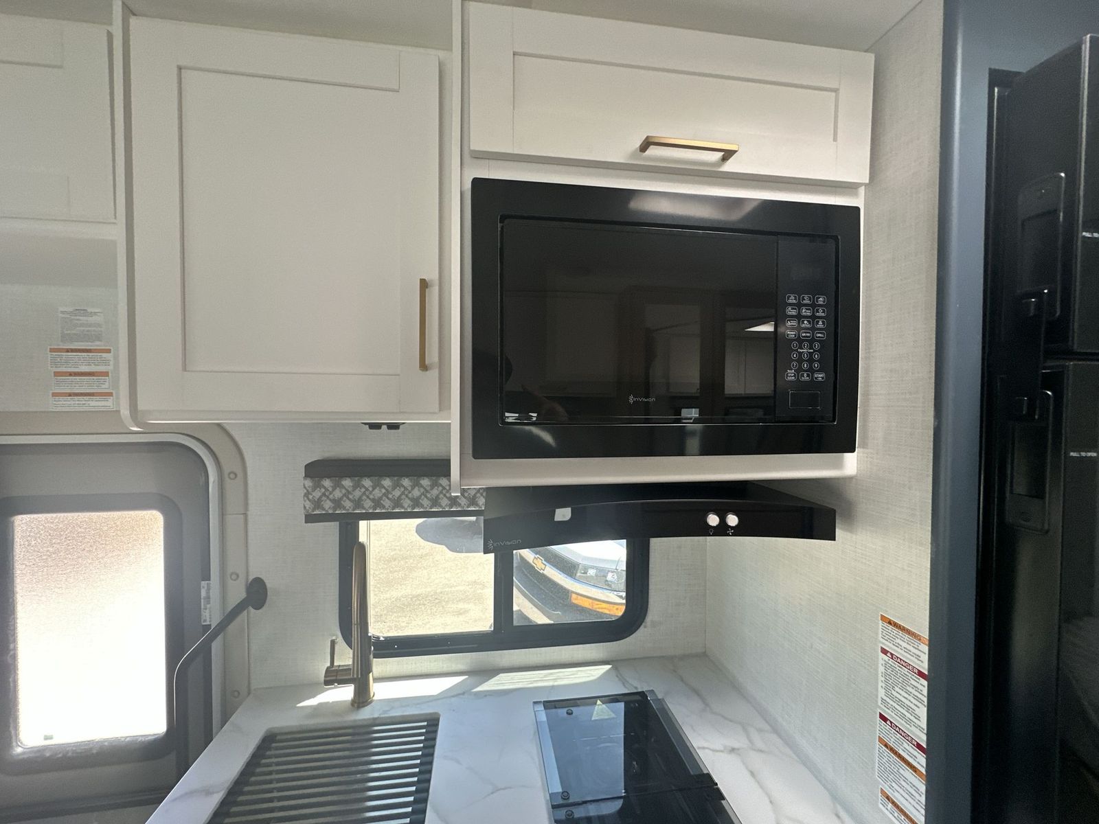 Main image 10