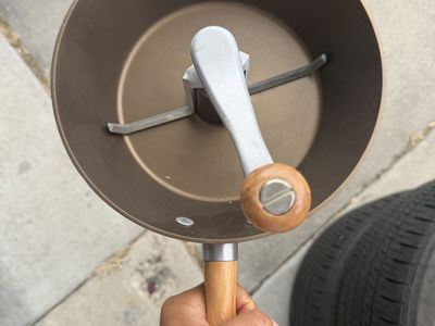 Victorio Kitchen Products VKP1225 Hand Crank Stove Top Popcorn Popper Pan