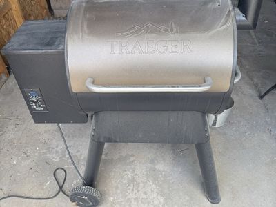 Traeger Pro Series 22 Wood Pellet Grill Smoker - Used