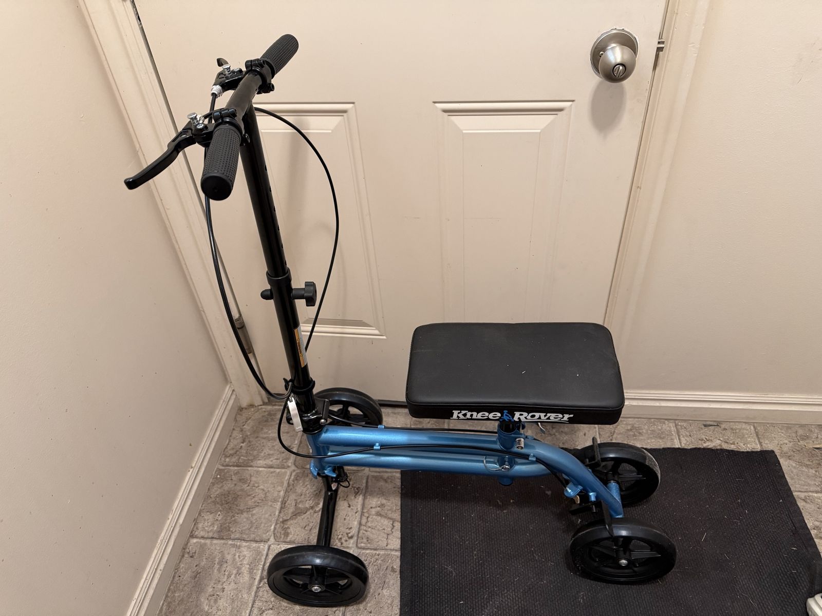 Knee scooter