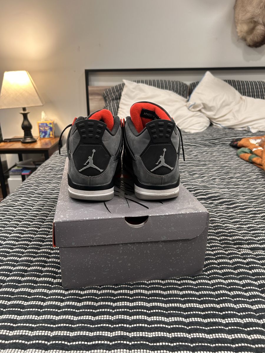 Nike Air Jordan 4 Retro Infrared (2022) – Men’s Size 9