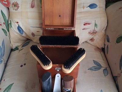 Classic Americana Shoeshine box