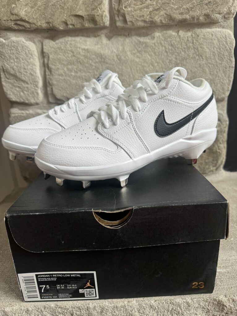 New Jordan 1 low Metal Baseball Cleat SIZE 7.5