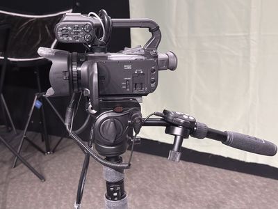 Canon XA15 HD Video Camera 20x Zoom Full HD CMOS Used Excellent