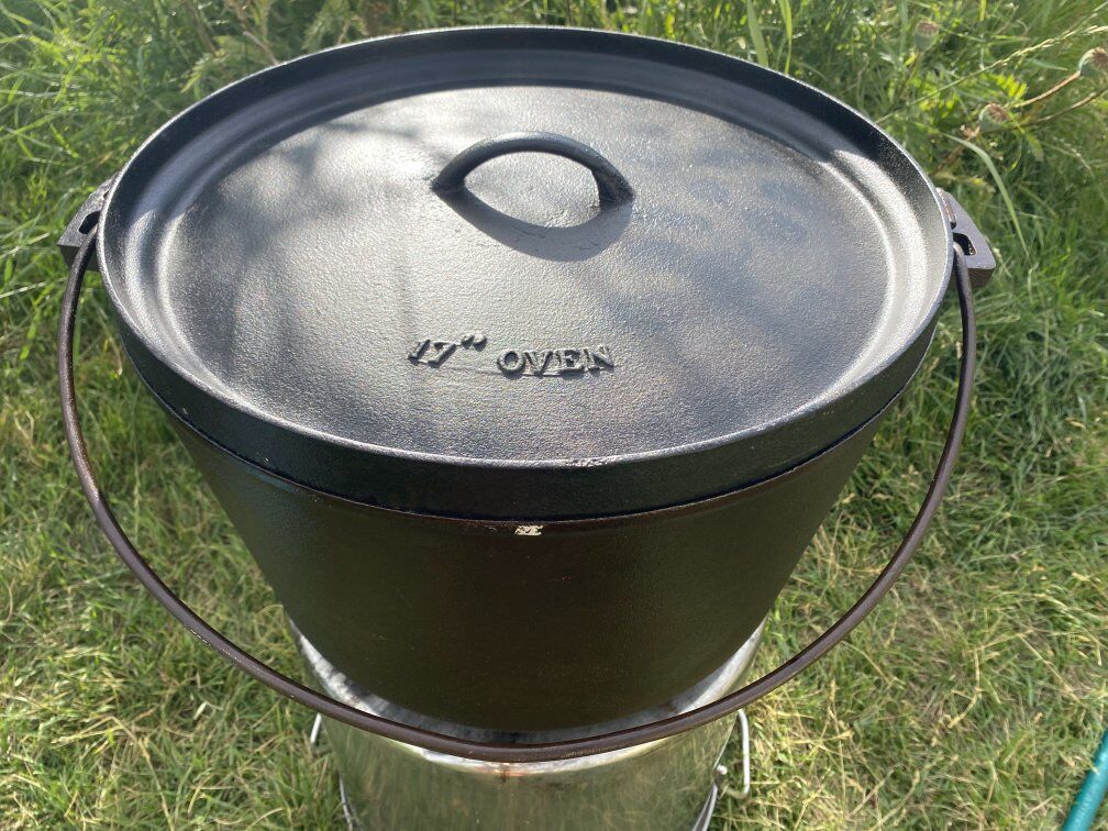 Older MACA 17" - 29QT Cast Iron Camp Dutch Oven!