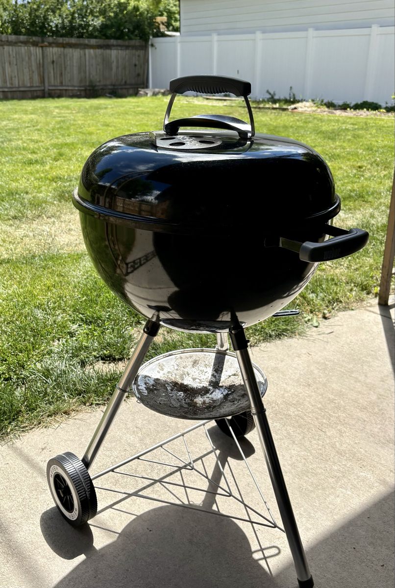 Weber 18” Kettle Charcoal Grill