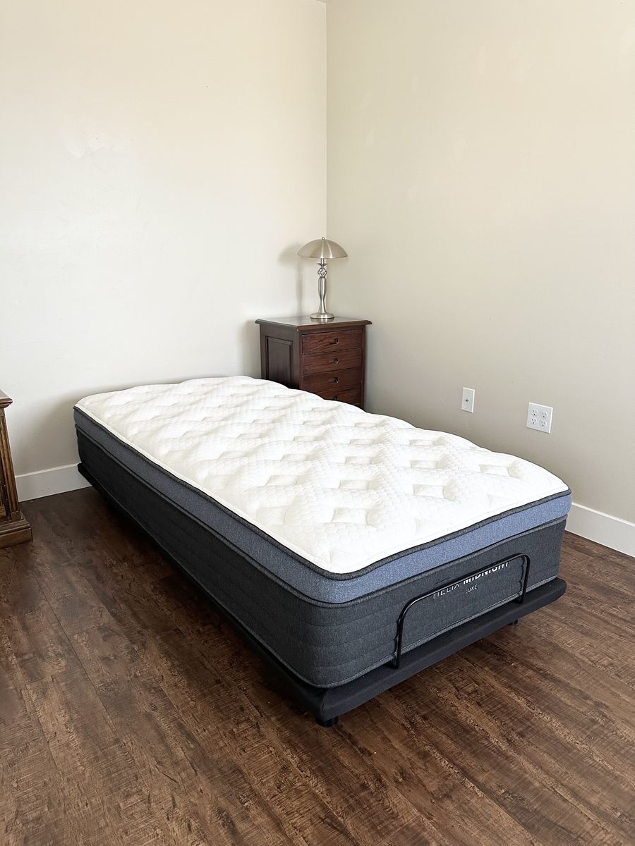 Adjustable Twin XL Frame and Mattress