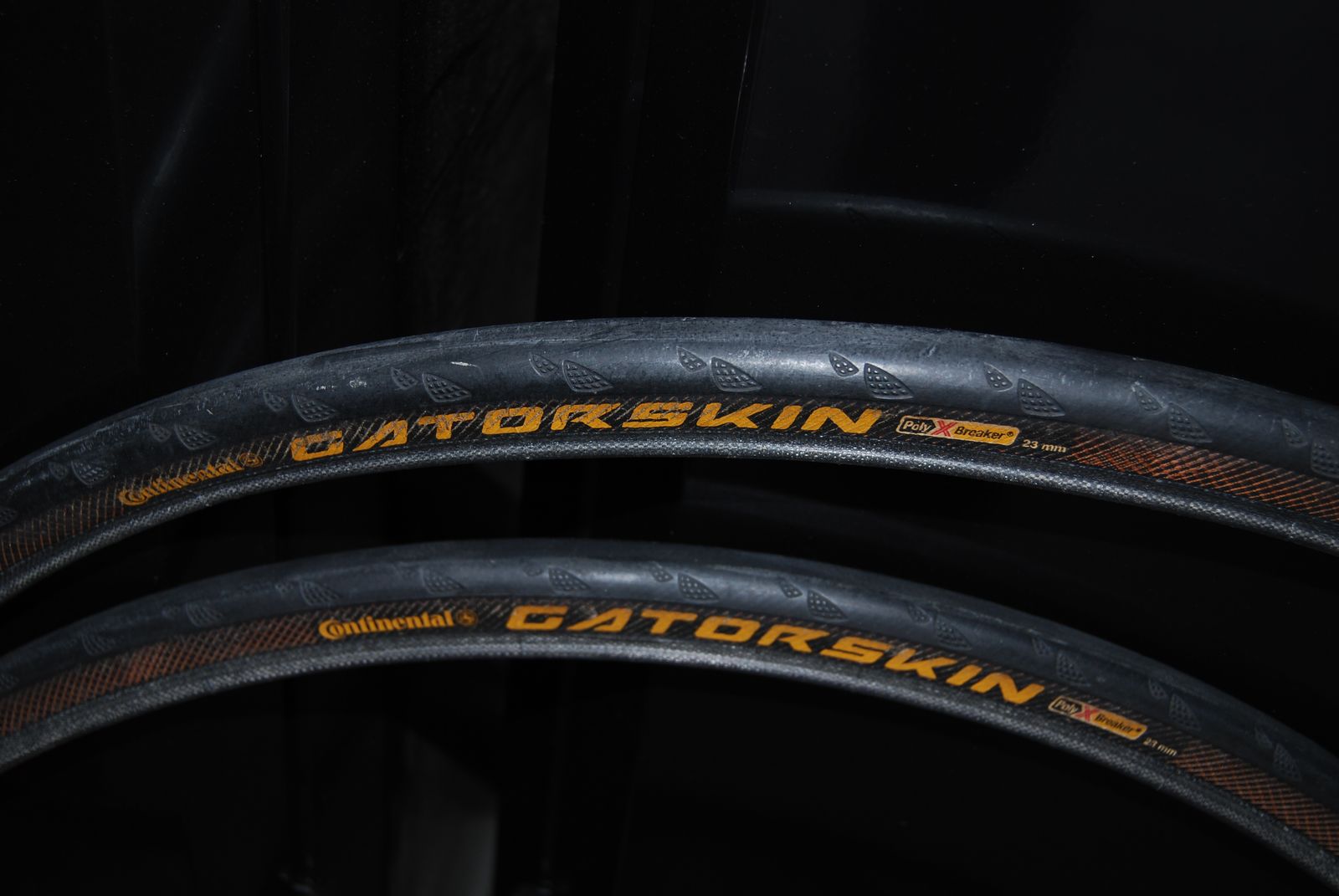 Pair of Continental Gatorskins 700 x 23 kevlar bead clincher tires