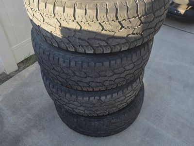 Set Toyota 17" Rims with Sailun Tires Great Condition