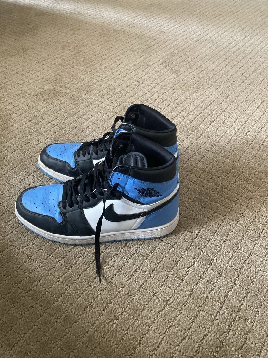 Jordan 1’s Size:10 University Blue