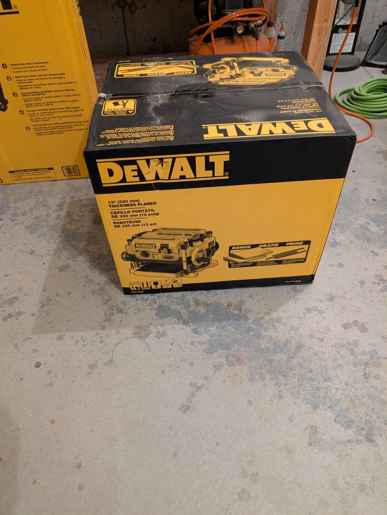 DeWalt 735X Planer and stand