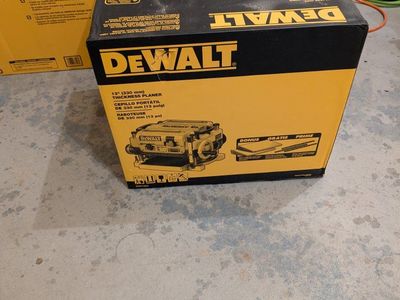 DeWalt 735X Planer and stand