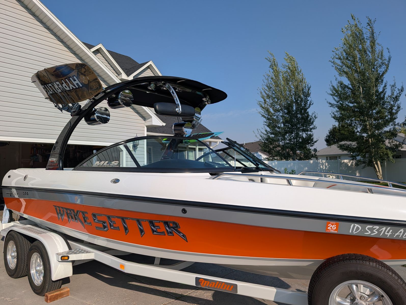 2002 Malibu Wakesetter VLX Ski & Wakeboard Boat