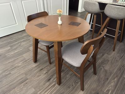 36” Dining table with 2 chairs