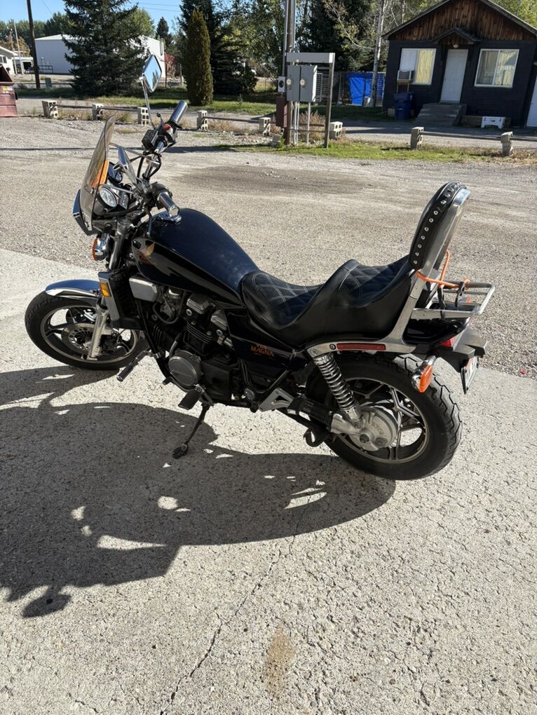 Honda V65