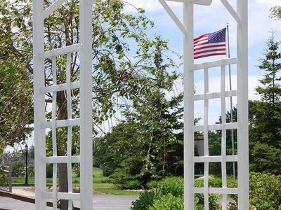 New White Vinyl Arbor 85x57