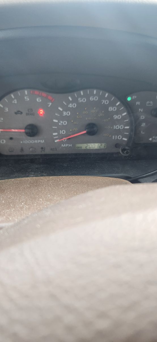 2004 Toyota Sequoia SR5
