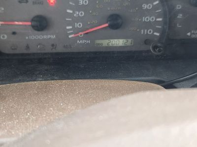 2004 Toyota Sequoia SR5