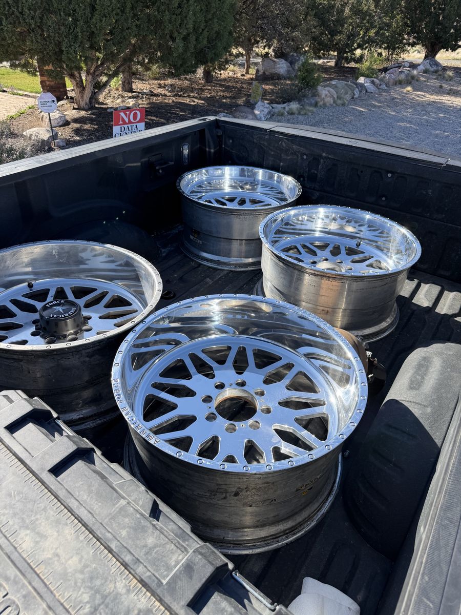 24x12 8x170 American force (Track SS)