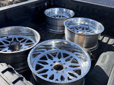 24x12 8x170 American force (Track SS)