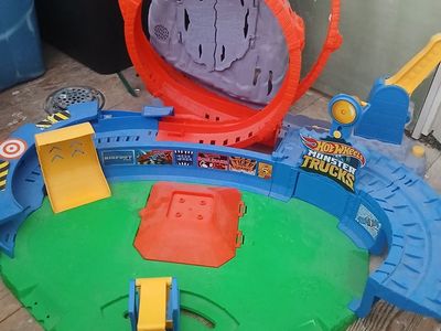 Hot wheels monster areans