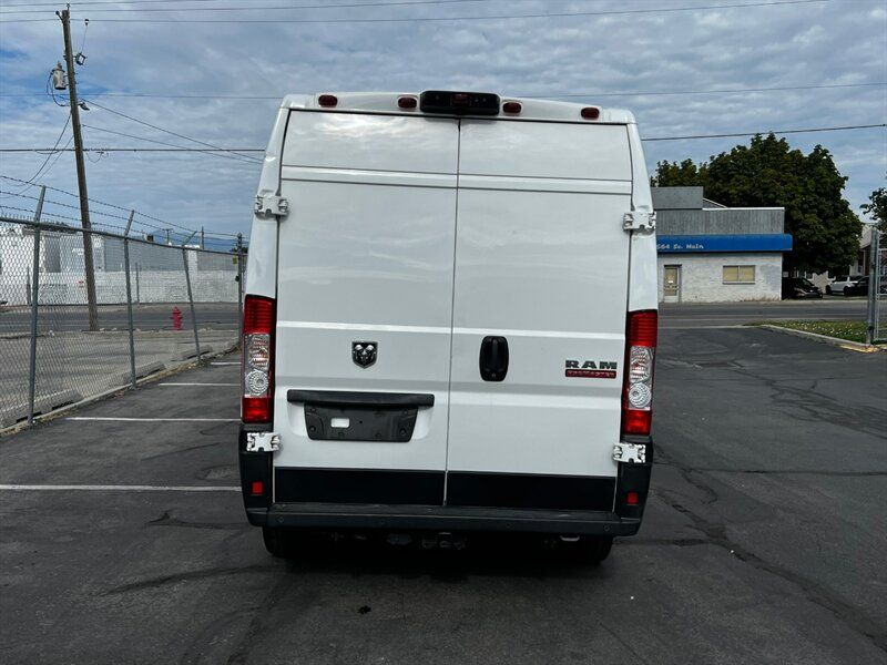 Main image 5