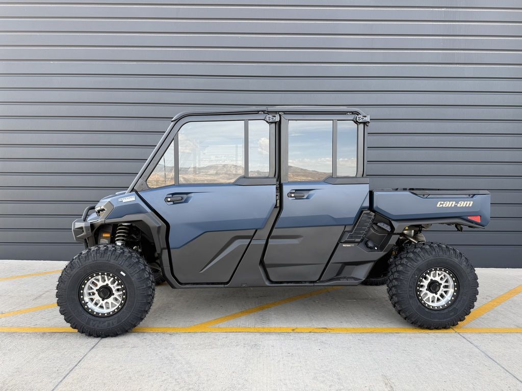 2026 Can-Am® Defender MAX Limited HD11