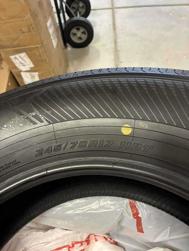 245/70/17 Yokohama Geolanders