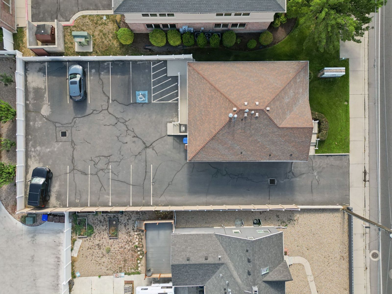 Main image 4