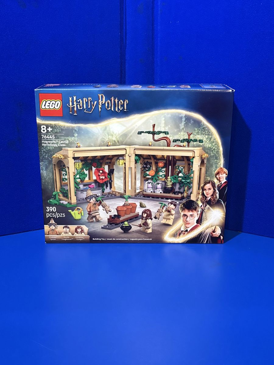LEGO Harry Potter 76445 Hogwarts Castle: Herbology Class