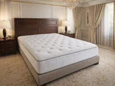 Quinn mattress good conditions.