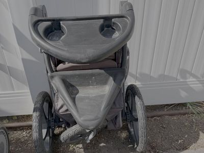 Single jogger stroller