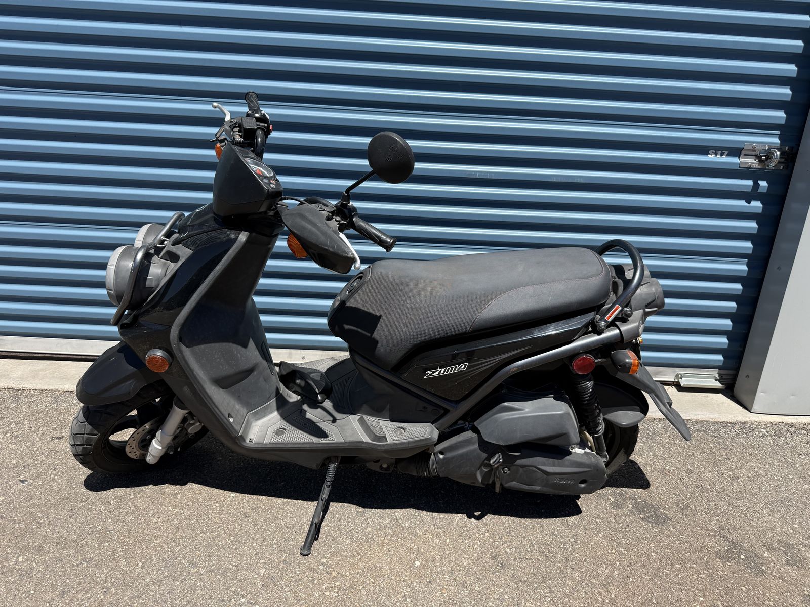 Yamaha Zuma 125 Scooter - Black, Low Mileage (5,576), needs a little love