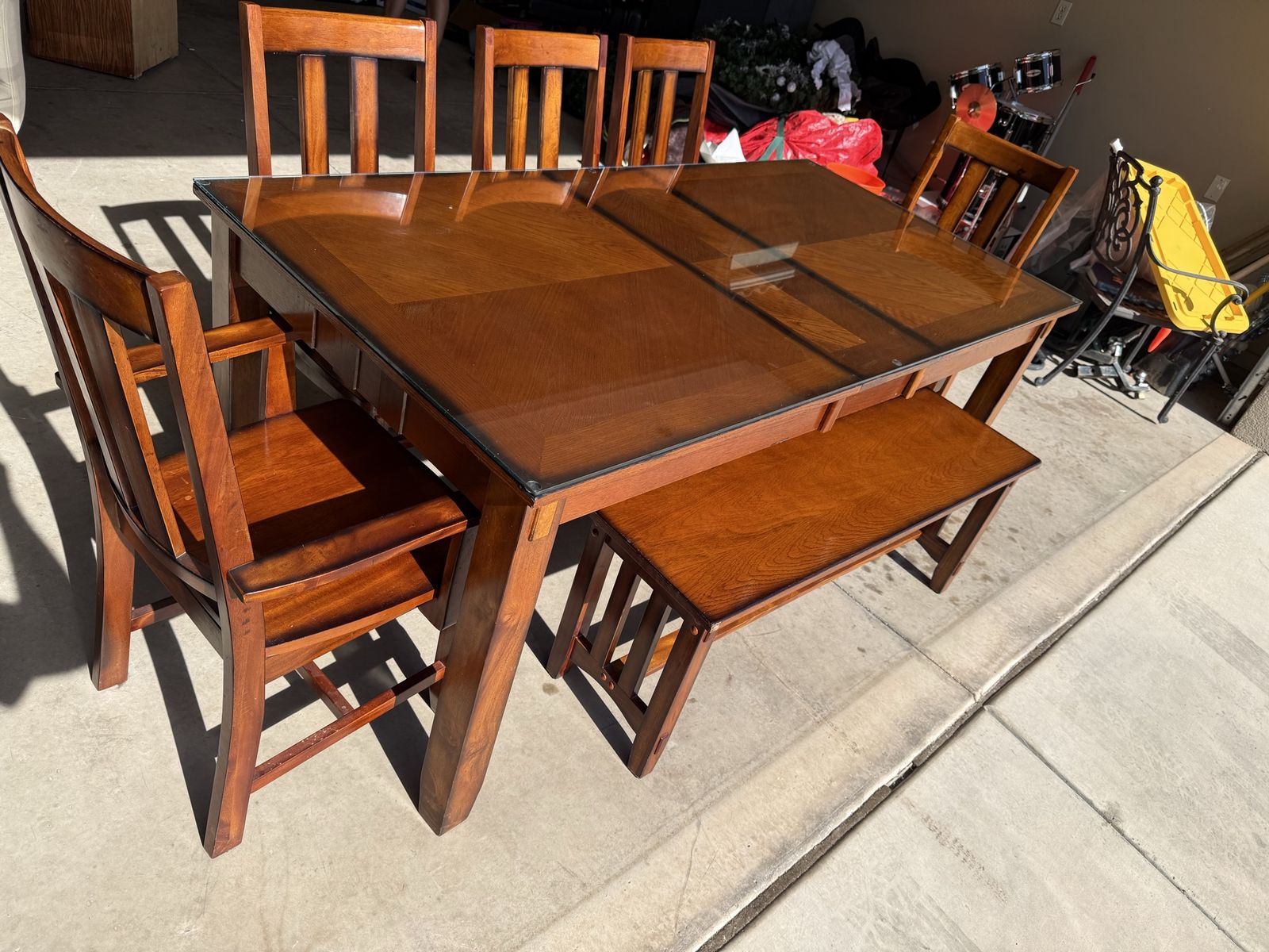 7 seat Dining table with glass top