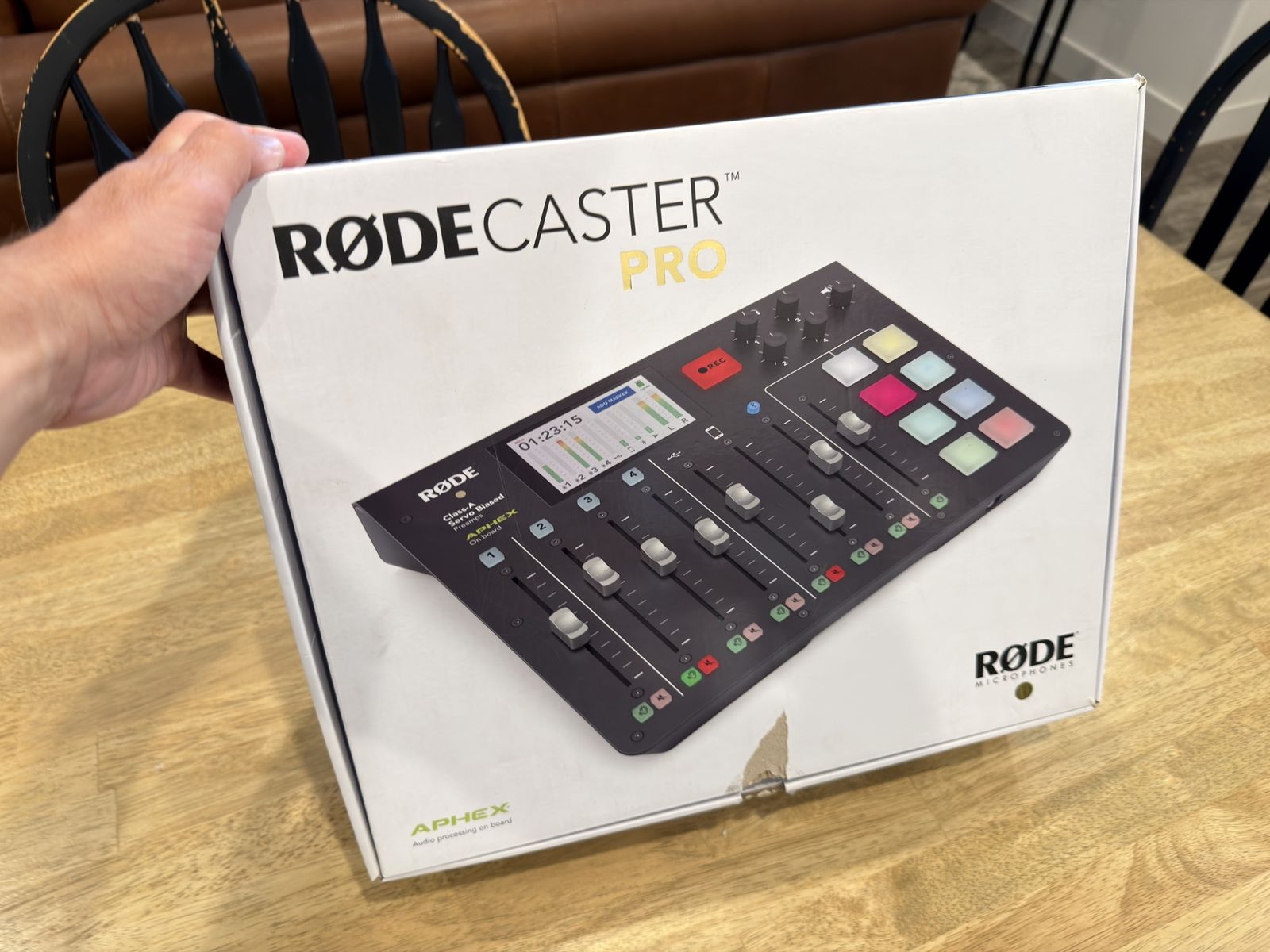 RØDE RodeCaster Pro – Podcast Production Studio