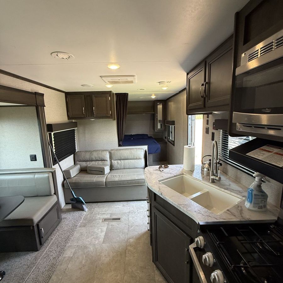 Jayco Rocky Mountain Edition Travel Trailer w/ Thermal Package
