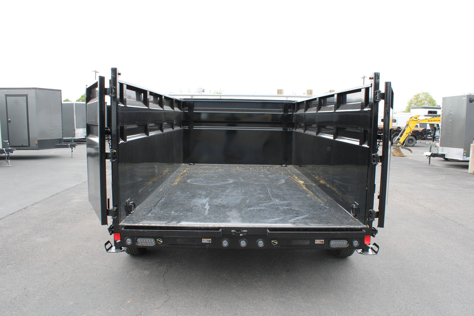 Main image 3