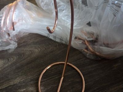 Set of 6 Brand New Banana Holders / Ornament Display Stands – Rose Gold